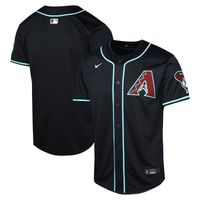 MLB008