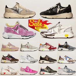Designer Sneaker Men Running Sole Italy Brand Sneakers Super Dad-star Classic White Do-old Dirty Sequin Dirty shoes Golden Superstar Man Women Trainers Hiking Shoes